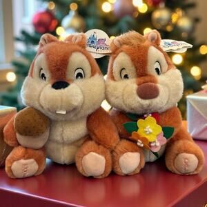 Disneyland Resort CHIP And DALE Chipmunks 9.5” Character Plush Lot NWT
